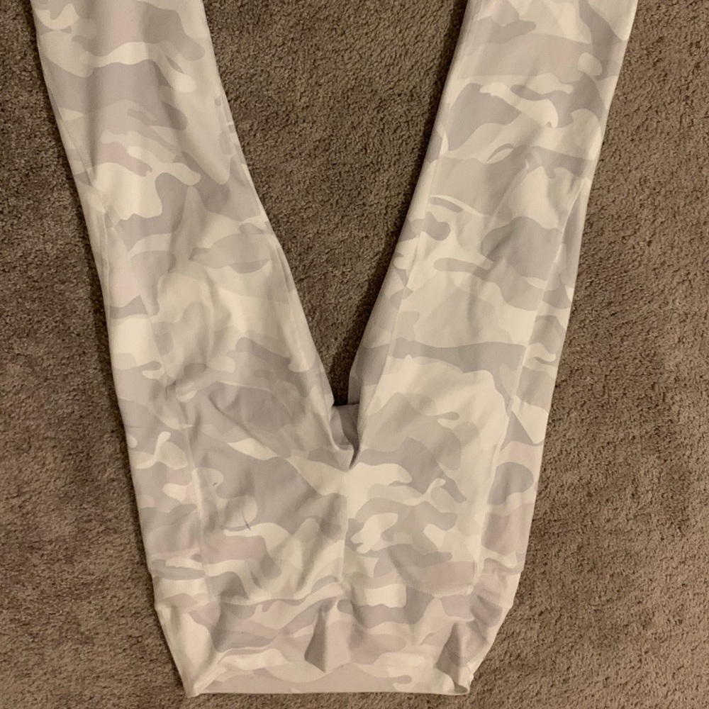 Athletic yoga pants